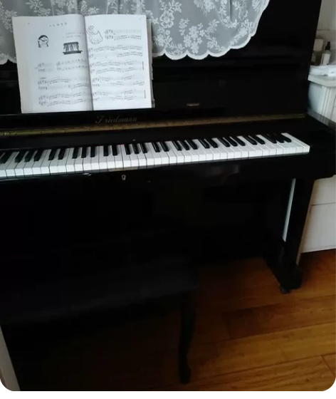 二手钢琴2800 感兴趣的话点“我想要”和...
