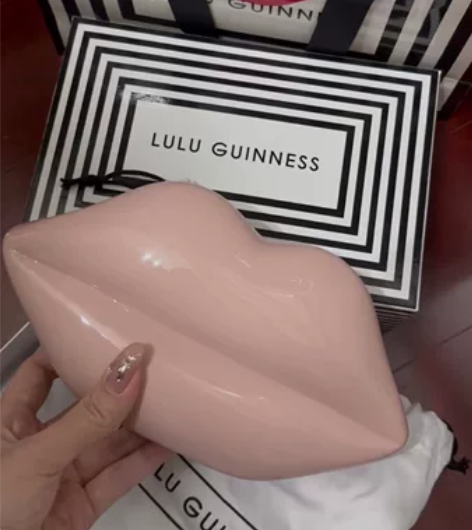 Lulu Guinness 女士红唇造型亚...