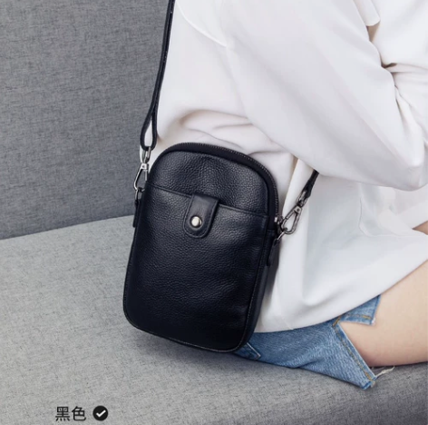 包包女2021新款女包真皮质感手机包百搭镂...