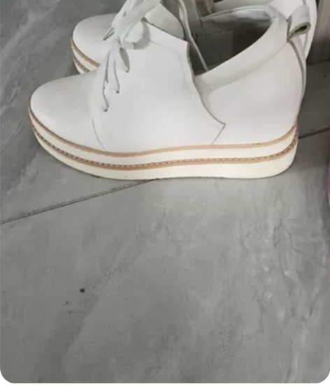 买回来没穿过几次，感觉太高了。喜欢内增高的...