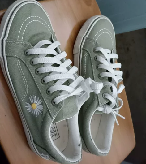 上一年买的,不是很合脚,所以只穿过几次,4...