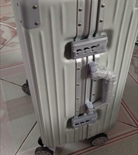 铝框密码行李箱 箱子28寸的、银色的 99...