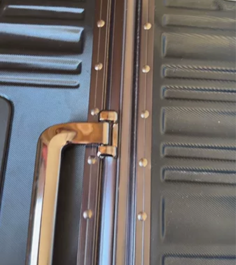 行李箱 9.9成新 静音轮 26寸黑色 入...