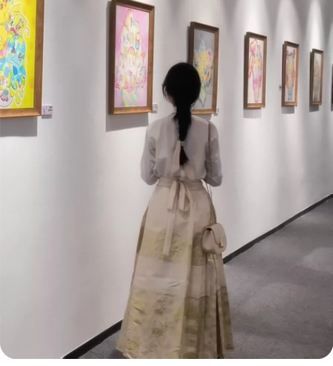 收马面！想要白金/黑色系/绿色系 感兴趣的...