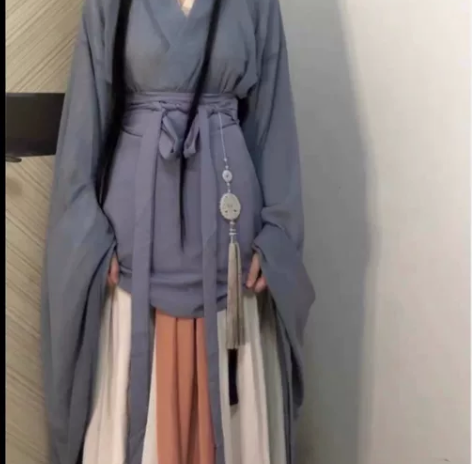 出自搭星汉灿烂嫋嫋同款汉服，仅试穿，发货前...