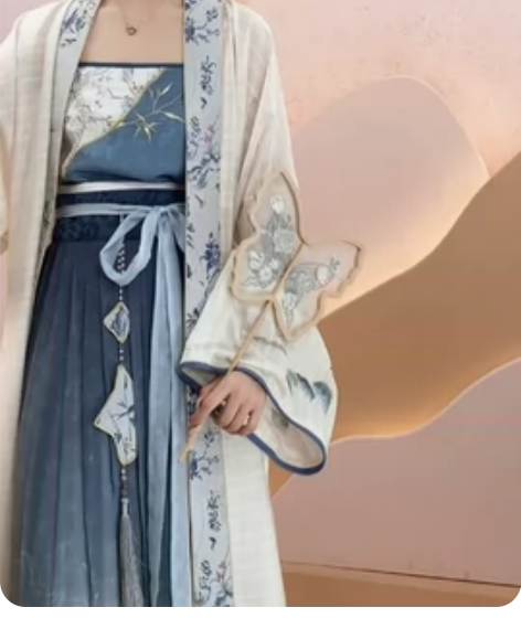 七月夕花青归辞 收到不萌标价出三件套M，第...