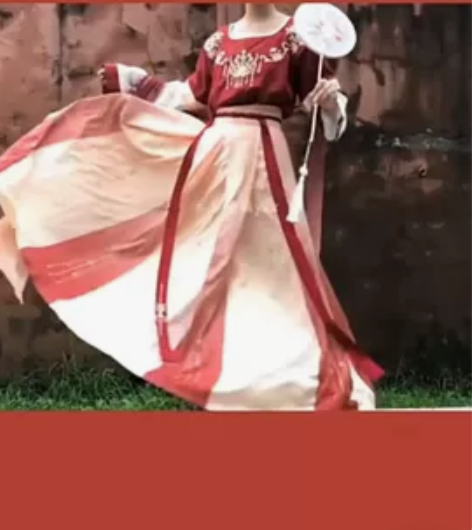 清衣柜出，淡坑出 红色坦领汉服，有披帛，送...