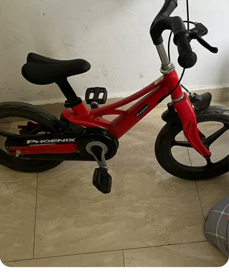 凤凰自行车，9成新，200 感兴趣的话点“...