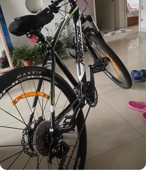 美利达公爵600自行车，两个灯，水壶架都有...