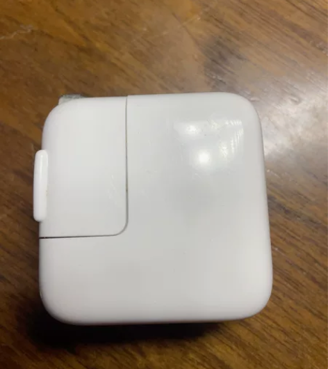 苹果原装充电头 感兴趣的话点“我想要”和我...