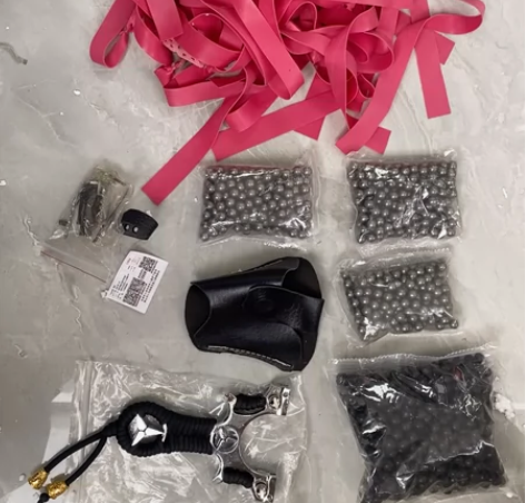 不锈钢弹弓,家人不让玩转让 感兴趣的话点“...