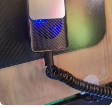 手机散热背夹，嘎嘎凉，不打游戏了，所以出，...