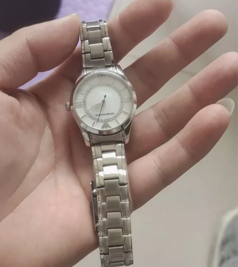 阿玛尼手表，朋友给的，不知道真的还是仿的！...
