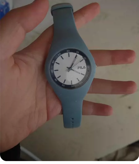 斐乐手表 感兴趣的话点“我想要”和我私聊吧...