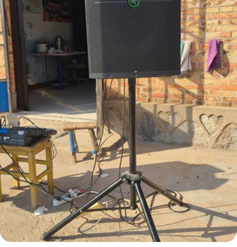 美奇15寸有源音响，室内外音质非常好，成色...