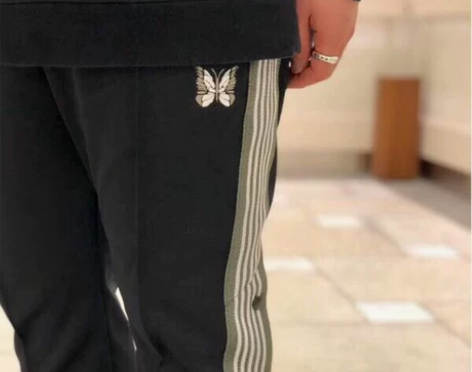 ?老夫子 NEEDLES 侧边排扣蝴蝶刺绣...