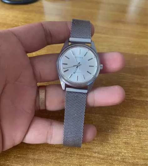老西铁城手表，具体看图，晃动会走。不保证准...