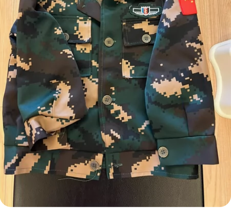 闲置儿童迷彩服,一套,120的尺码 感兴趣...