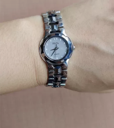 精美女士飞亚达手表，百分百正品，不懂自己查...