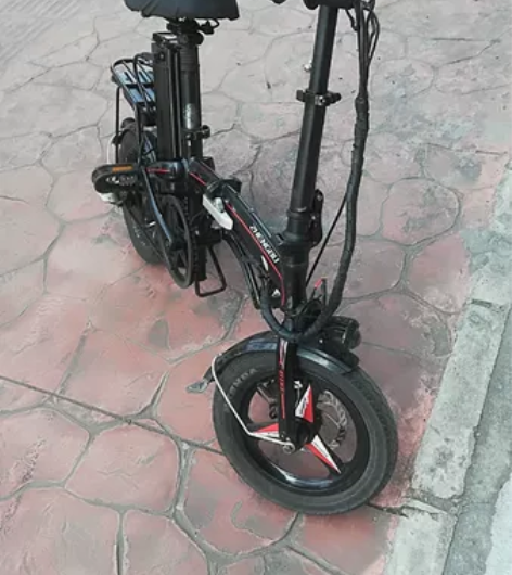 正步代驾车，车子好开，后轮油刹，续航100公里。1200元，...