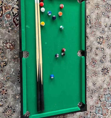 儿童台球桌 足球桌 两个一起卖 感兴趣的话...