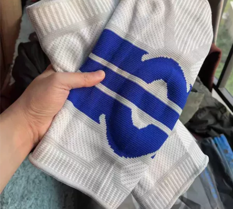 【低价捡漏】运动护膝篮球装备男女半月板关节...