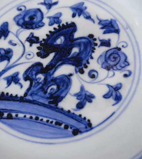 明青花湖石花卉纹盘 尺寸：口径14.6×高...