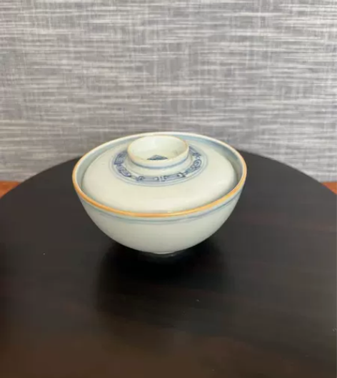 日本青花盖碗 老盖碗一只！年代物有岁月痕迹...