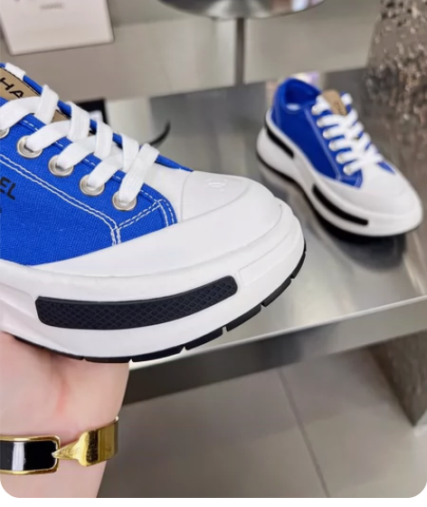 chanel 香奈儿 目前超级流行的饼干鞋...