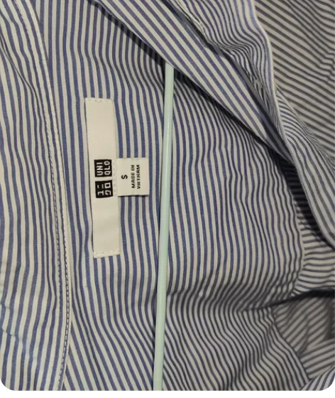 优衣库竖条纹经典百搭衬衣 感兴趣的话点“我...