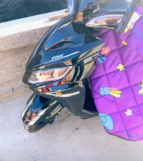 鹏城牌摩托车，不到一千公里，电喷125cc...