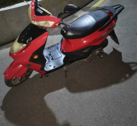 国威踏板摩托车，因换车骑不到了，一个月没骑...