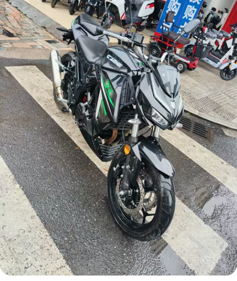 国威摩托2.0排量 才跑了100多公里和新...