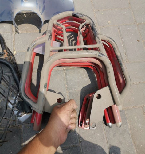 银钢小怪兽125尾架 有装上的效果图 我就...