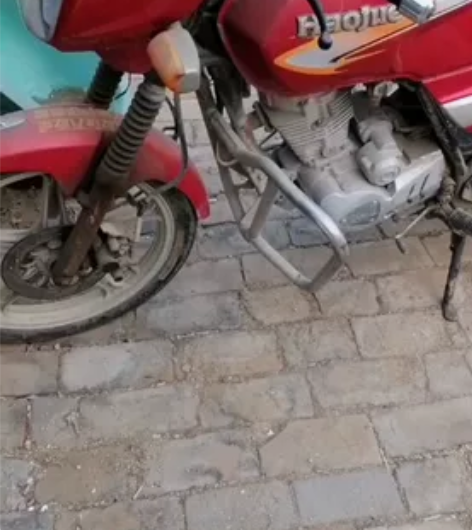 一个铁粉的一辆摩托车，豪爵125不想要了，...
