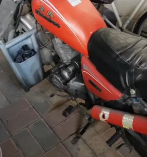 豪爵150摩托车 精品车况不烧机油  高速...