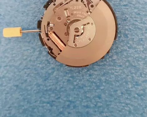 SEIKO精工7L22A正品人动电能石英腕...