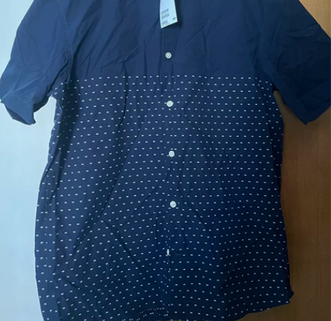 男士半袖衬衫，品牌全新有吊牌 感兴趣的话点...