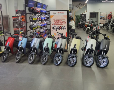 新大洲本田电动车 天能锂电 续航80km ...