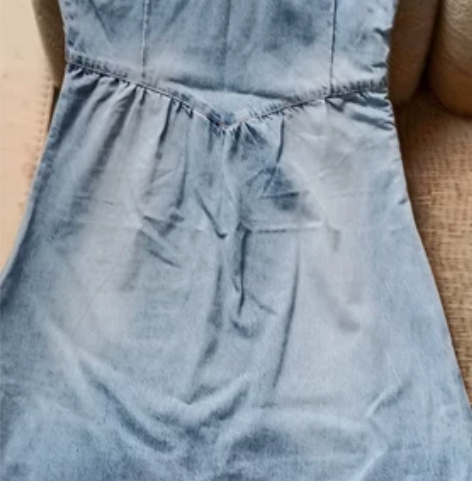 牛仔背带裙，需要的联系我！ 感兴趣的话点“...