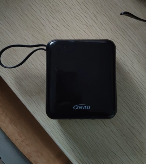 ZNNCO 充电宝20000毫安时自带线超...
