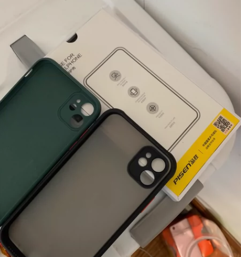 苹果11品胜手机壳，用过几次橙色新，2个1...