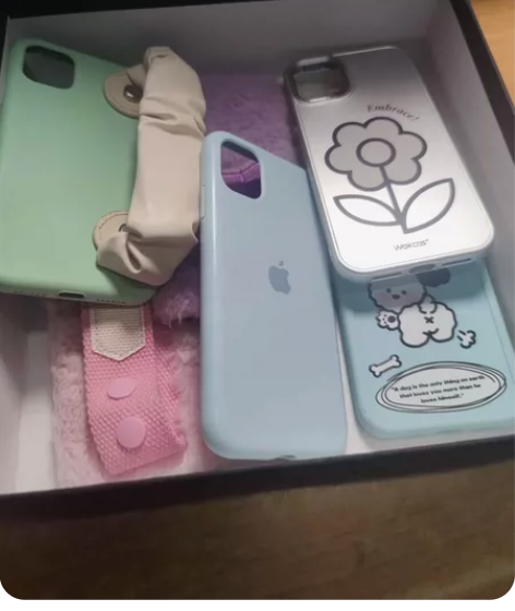 7个苹果11手机壳和两张闪魔钢化膜 感兴趣...