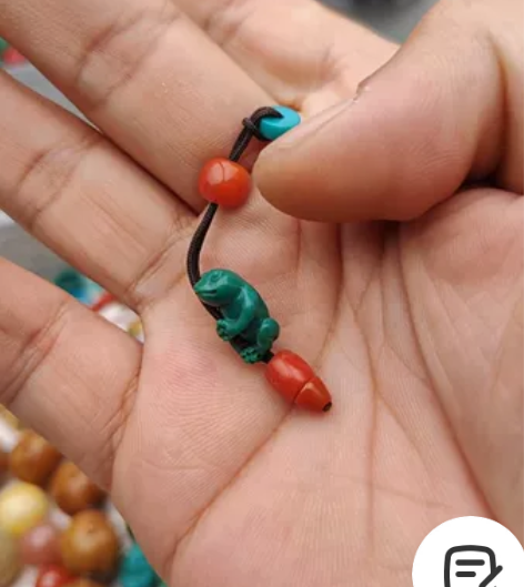 全玉华绿松石抱抱蛙，背部有白，图片很清楚了...