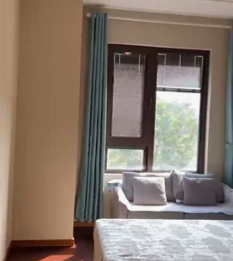 南京万科一室出租，离地铁站近，另外两个女生...