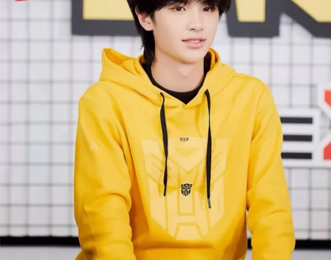 清衣柜。【变形金刚联名款】特步运动卫衣男 ...