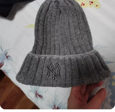 mlb毛线帽子 女士 毛球可下 感兴趣的话...