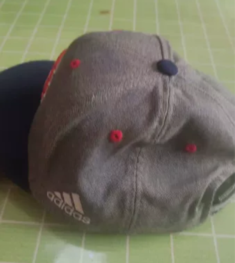 adidas阿迪达斯平沿帽，嘻哈帽，戴过一...