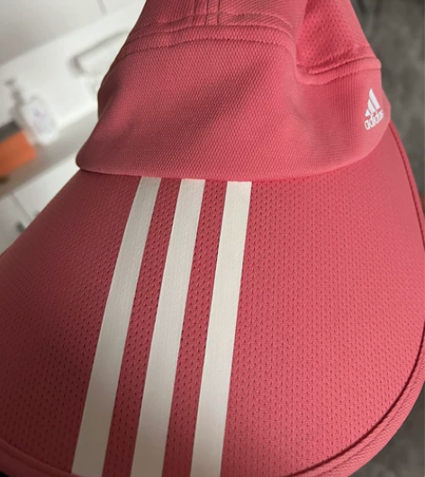 阿迪达斯三叶草帽子女 全新奥莱99买的带吊...