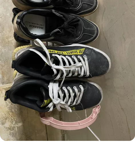 特步跟回力40码，鞋子太多了出几双不怎么穿...